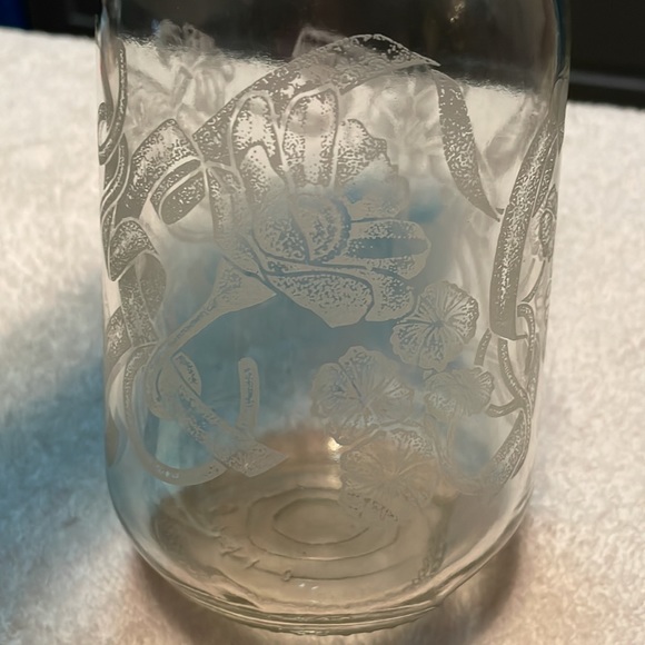 Vintage Paul Masson since 1852 etched glass wine decanter, pitcher carafe - Picture 4 of 9